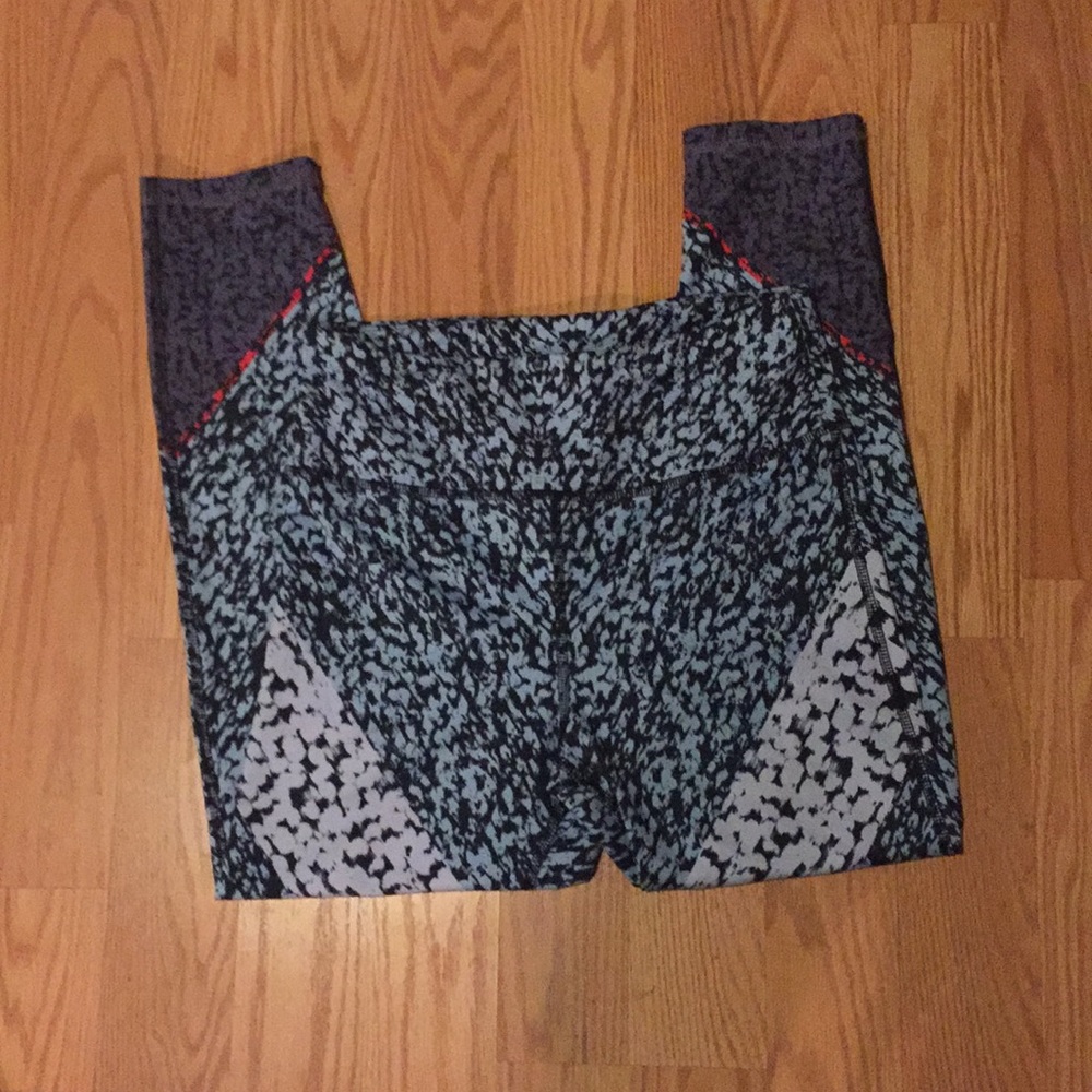 LOFT- Lou and Grey Workout Pants-Size Small - Picture 4 of 5